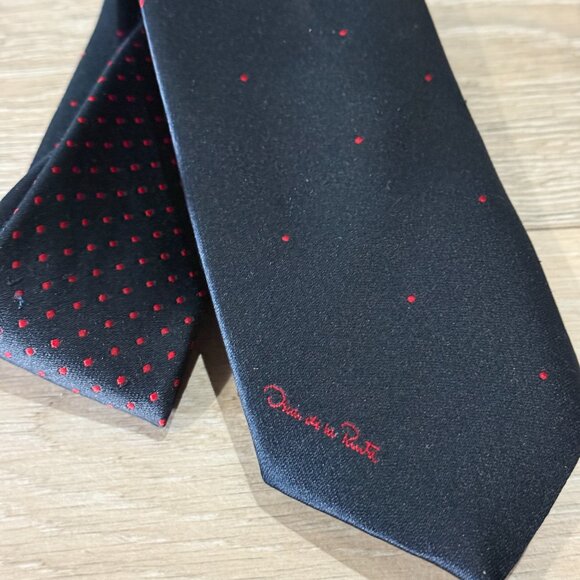 Vintage Oscar de La Renta Mens Silk Tie Embroidered Spellout Logo Navy Red Dots - Picture 5 of 5